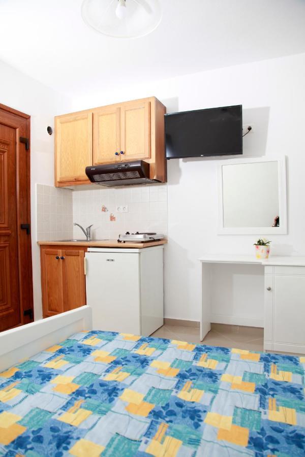 Maria'S Residence Agia Anna  Buitenkant foto